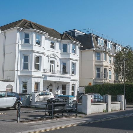 Bournemouth Beachfront Retreat 3 Bedroom 3 Bathroom Seaside B&B With Free Parking Екстер'єр фото