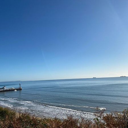 Bournemouth Beachfront Retreat 3 Bedroom 3 Bathroom Seaside B&B With Free Parking Екстер'єр фото