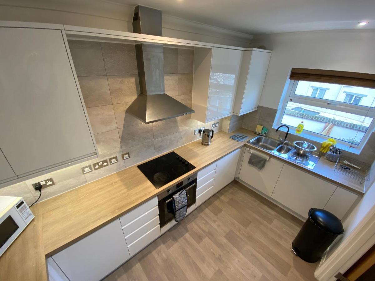 Bournemouth Beachfront Retreat 3 Bedroom 3 Bathroom Seaside B&B With Free Parking Екстер'єр фото