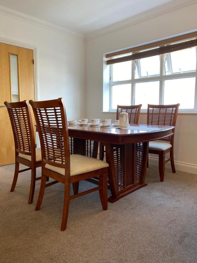 Bournemouth Beachfront Retreat 3 Bedroom 3 Bathroom Seaside B&B With Free Parking Екстер'єр фото