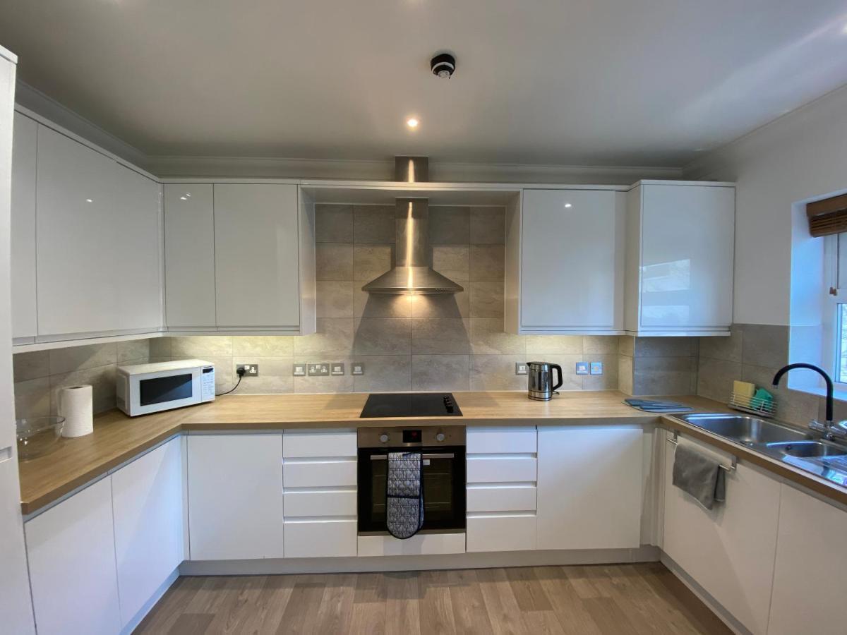 Bournemouth Beachfront Retreat 3 Bedroom 3 Bathroom Seaside B&B With Free Parking Екстер'єр фото