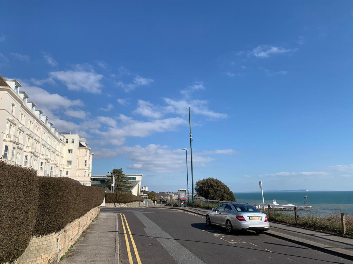 Bournemouth Beachfront Retreat 3 Bedroom 3 Bathroom Seaside B&B With Free Parking Екстер'єр фото