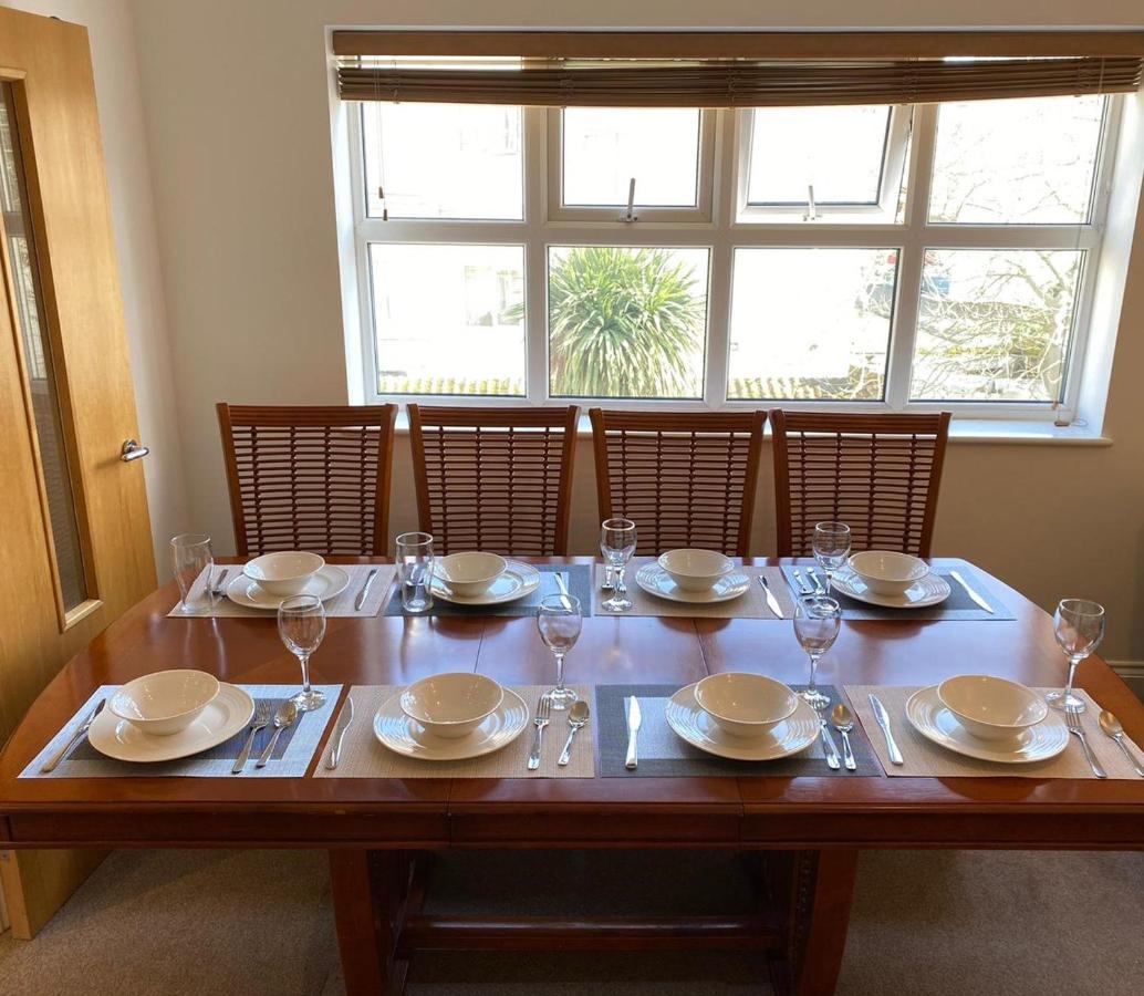 Bournemouth Beachfront Retreat 3 Bedroom 3 Bathroom Seaside B&B With Free Parking Екстер'єр фото