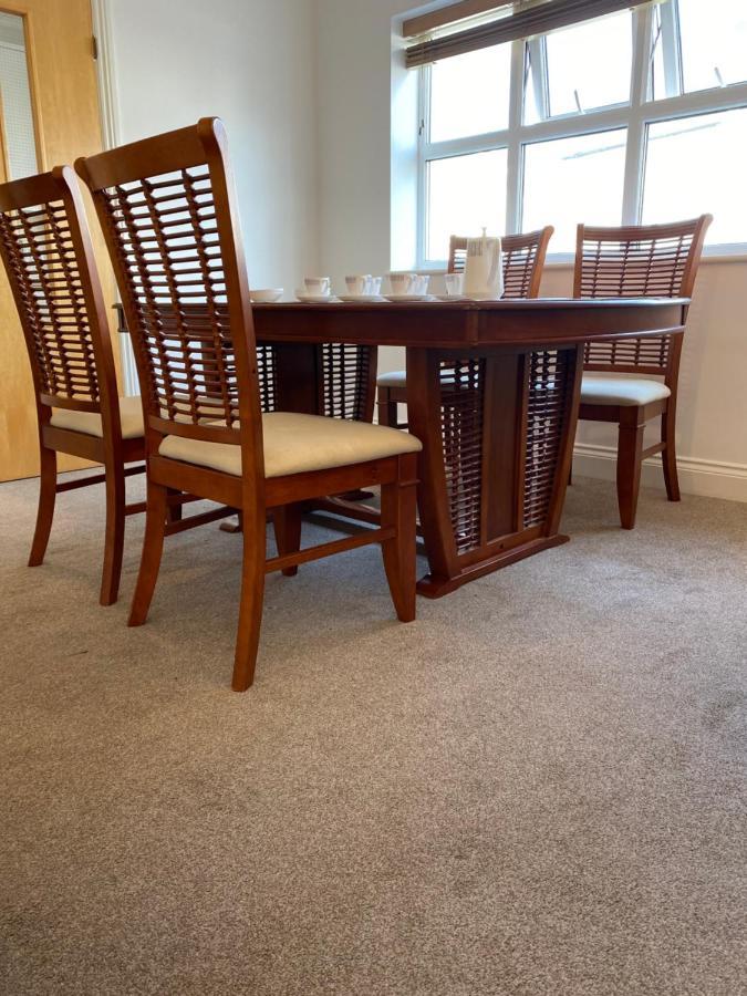 Bournemouth Beachfront Retreat 3 Bedroom 3 Bathroom Seaside B&B With Free Parking Екстер'єр фото