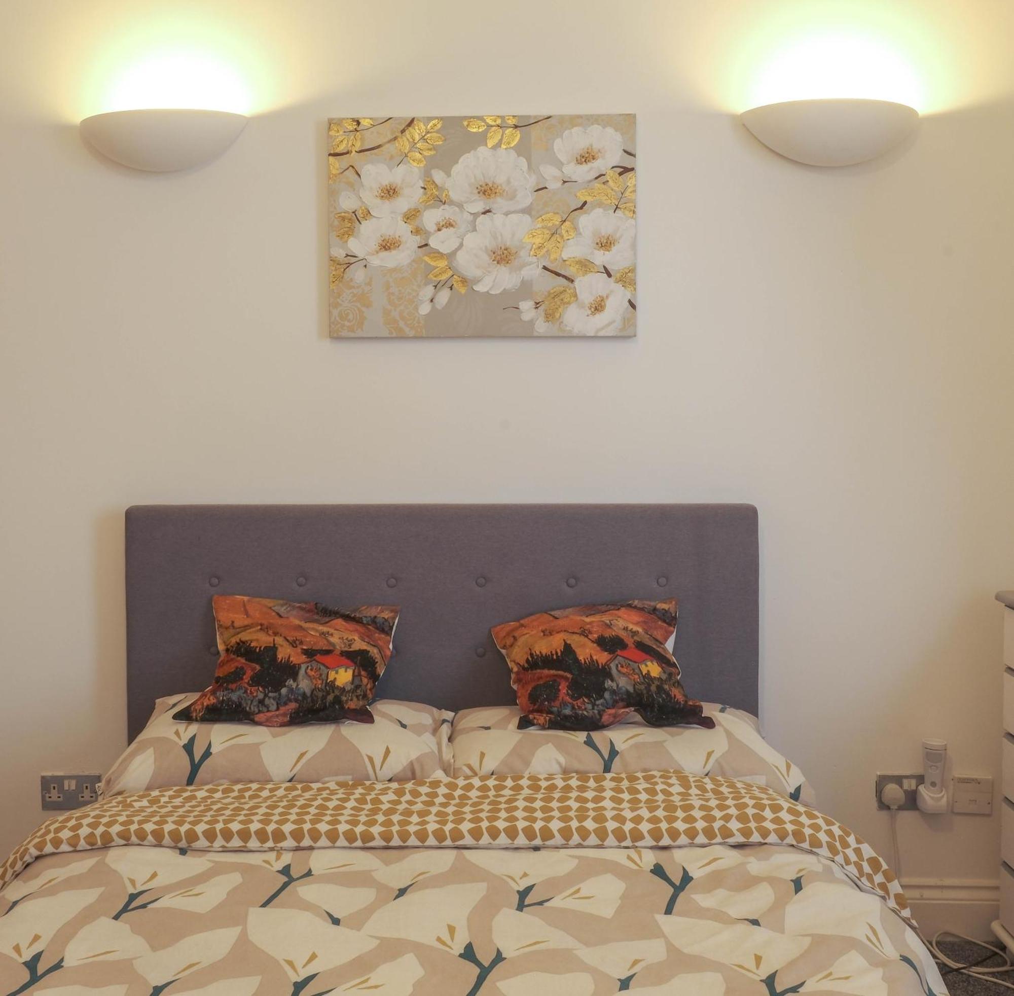 Bournemouth Beachfront Retreat 3 Bedroom 3 Bathroom Seaside B&B With Free Parking Екстер'єр фото