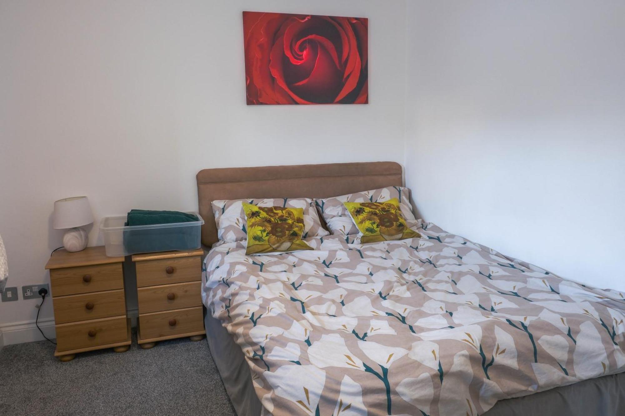 Bournemouth Beachfront Retreat 3 Bedroom 3 Bathroom Seaside B&B With Free Parking Екстер'єр фото