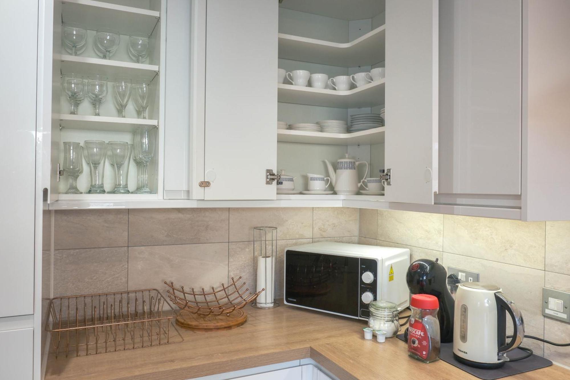 Bournemouth Beachfront Retreat 3 Bedroom 3 Bathroom Seaside B&B With Free Parking Екстер'єр фото